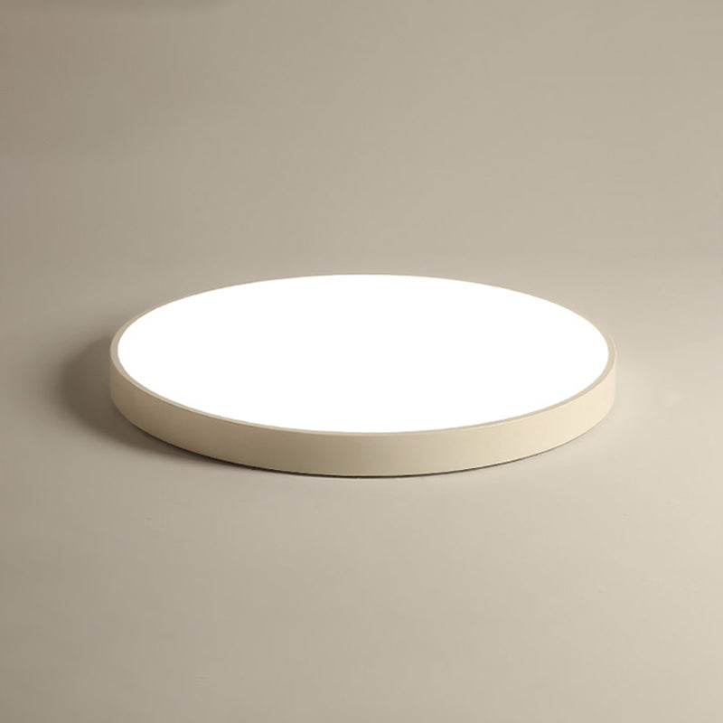 Luminaire encastré géométrique près du plafond, éclairage encastré moderne