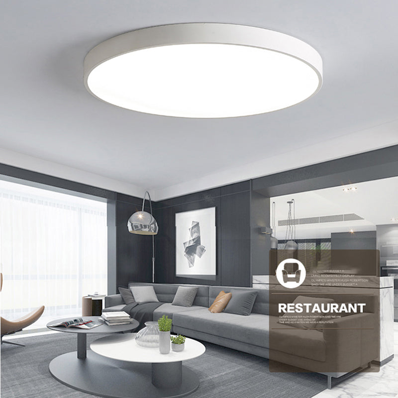 Luminaire encastré géométrique près du plafond, éclairage encastré moderne