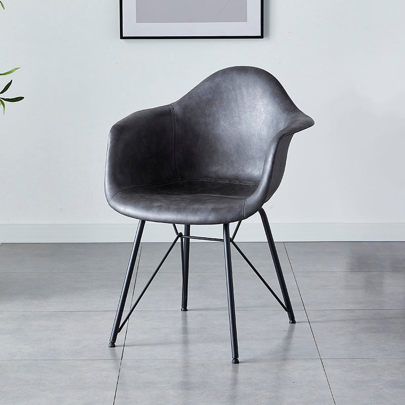 Chaise de salle à manger en cuir des fauteuils à manger à dos solide avec des jambes en métal noir
