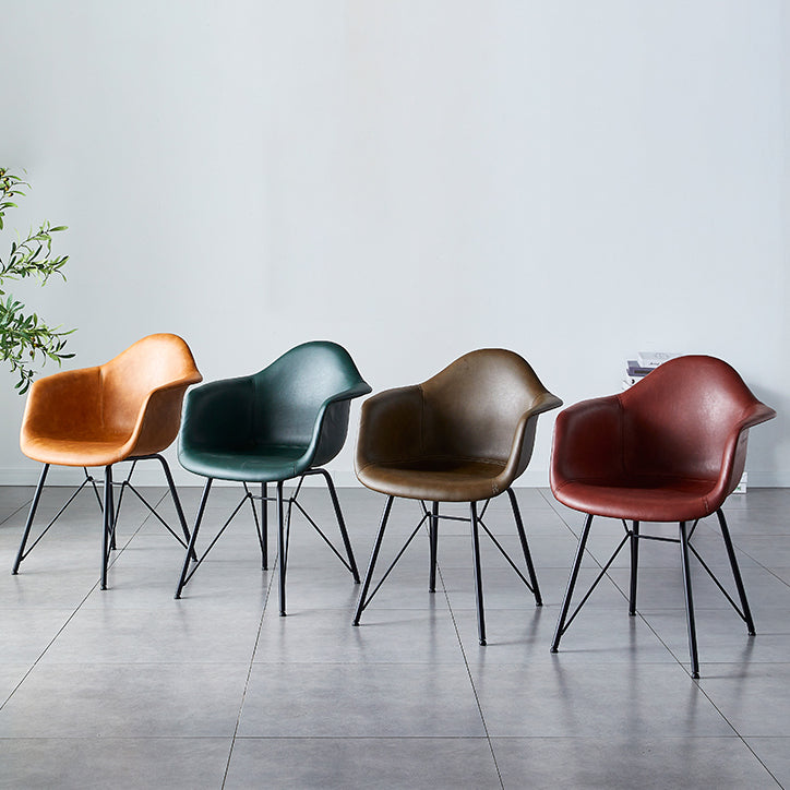 Chaise de salle à manger en cuir des fauteuils à manger à dos solide avec des jambes en métal noir