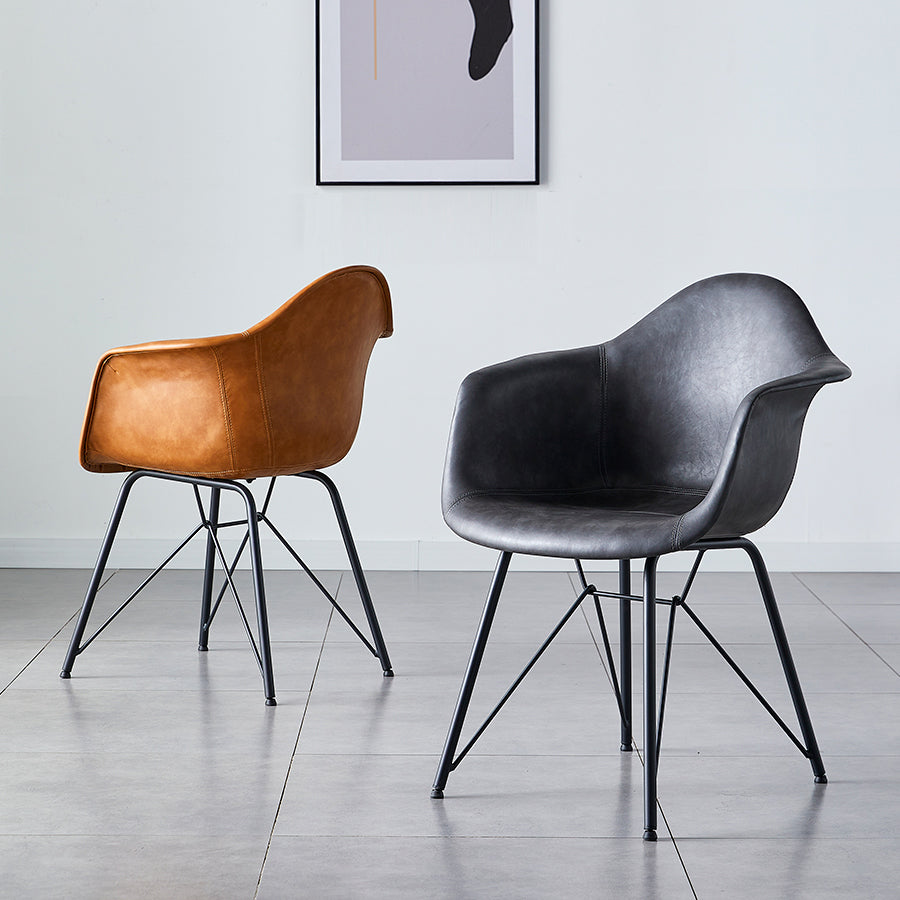 Chaise de salle à manger en cuir des fauteuils à manger à dos solide avec des jambes en métal noir