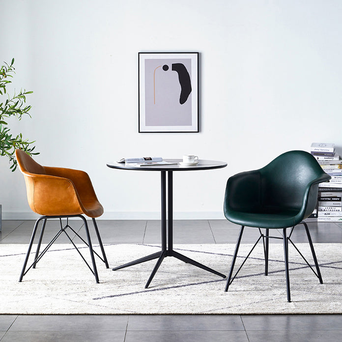 Chaise de salle à manger en cuir des fauteuils à manger à dos solide avec des jambes en métal noir