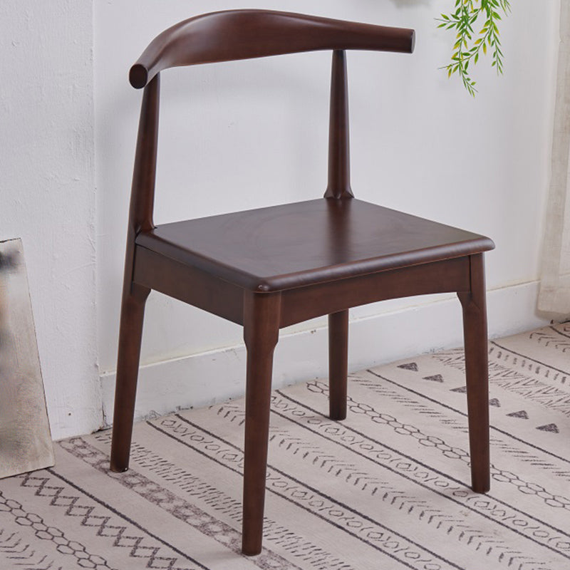 Chaise de salle à manger contemporaine chaise latérale ouverte avec des pattes en bois pour un usage domestique