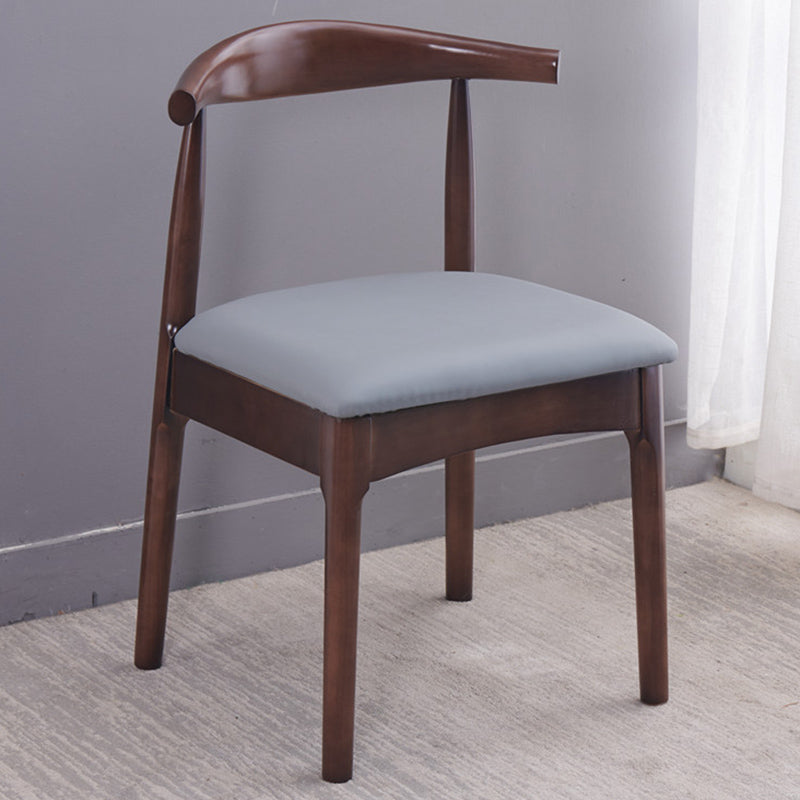 Chaise de salle à manger contemporaine chaise latérale ouverte avec des pattes en bois pour un usage domestique