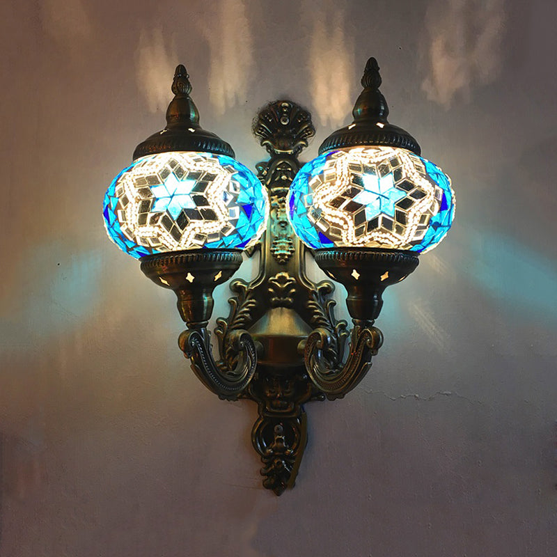 Traditionelle Kugelwandhalterung Licht 2 Köpfe Buntglas Wandleuchte in Weiß/Gelb/Himmelblau