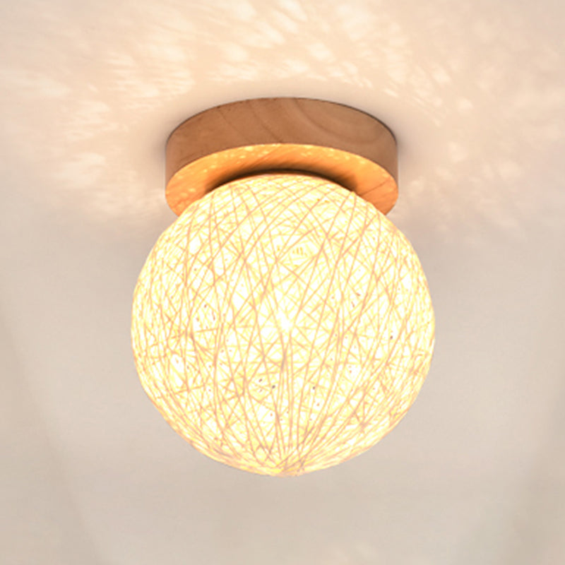 Moderne, schattige Deckeneinbauleuchte aus hellem Holz, Gang-Deckenleuchte aus Holz