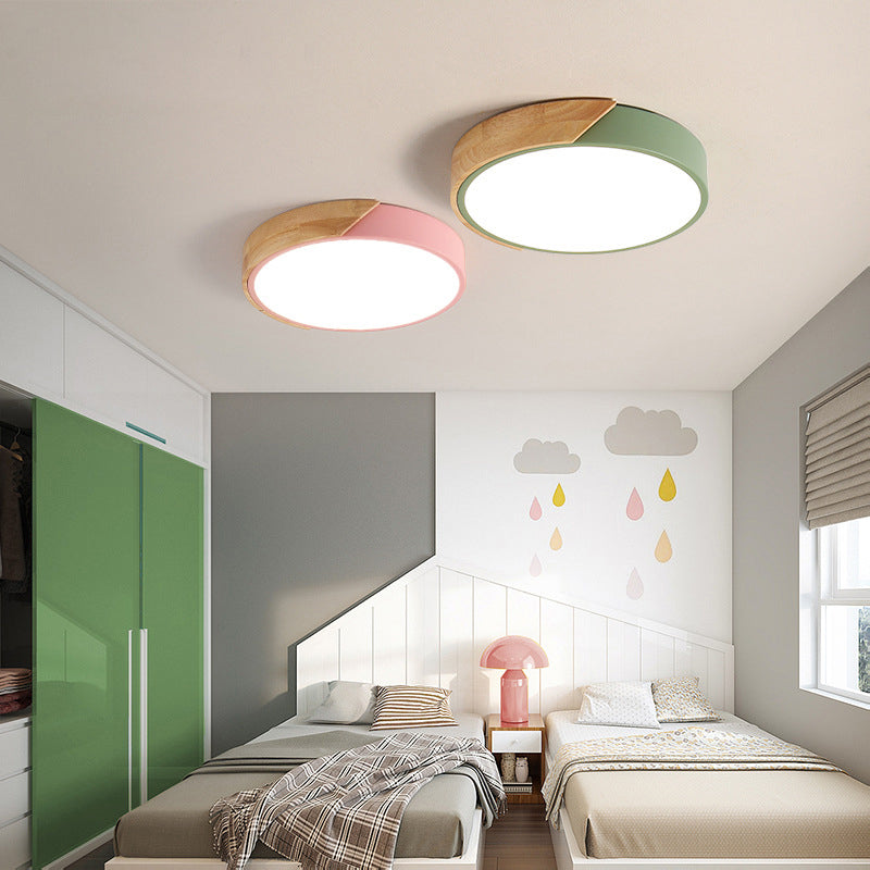 Plafonnier à 1 lumière en bois clair de forme ronde Macaron de style moderne pour le salon