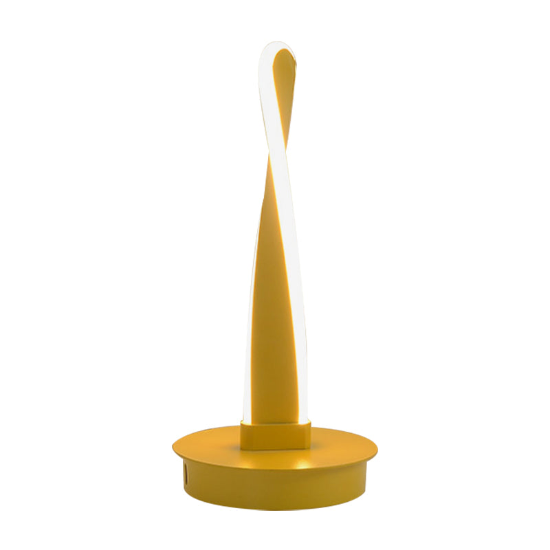 Accrilico Twisted Task Lighting Lampada da tavolo a LED moderna in giallo/nero con base di metallo rotondo