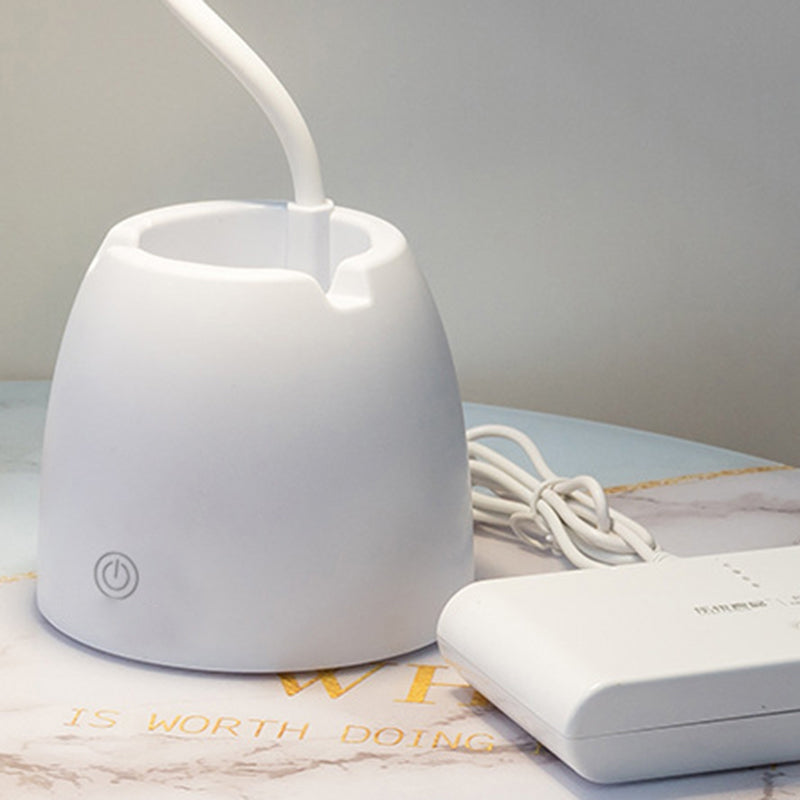 Charakteristische LED -Tischlampe für einfache Stile für das Schlafzimmer zum Lernen zum Lesen