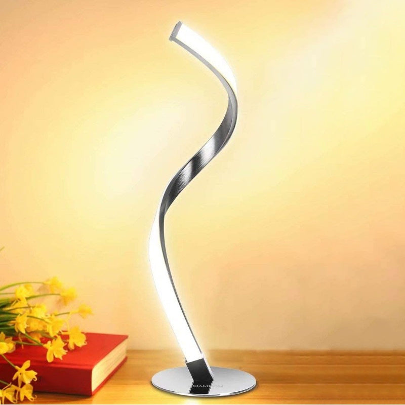 Lámpara de mesa retorcida de metal, luz de mesa lineal de sombra larga para el dormitorio