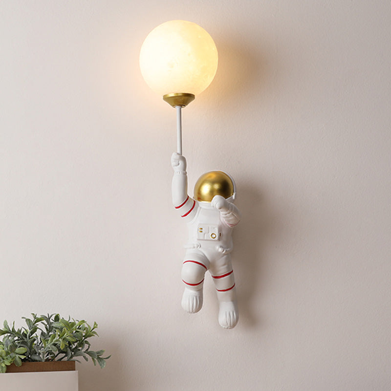 Astronauts Resin Material Wall Sconce 1 Head Wall Mounted Light Fixture for Child Room