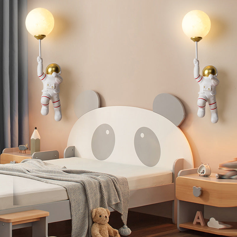 Astronauts Resin Material Wall Sconce 1 Head Wall Mounted Light Fixture for Child Room