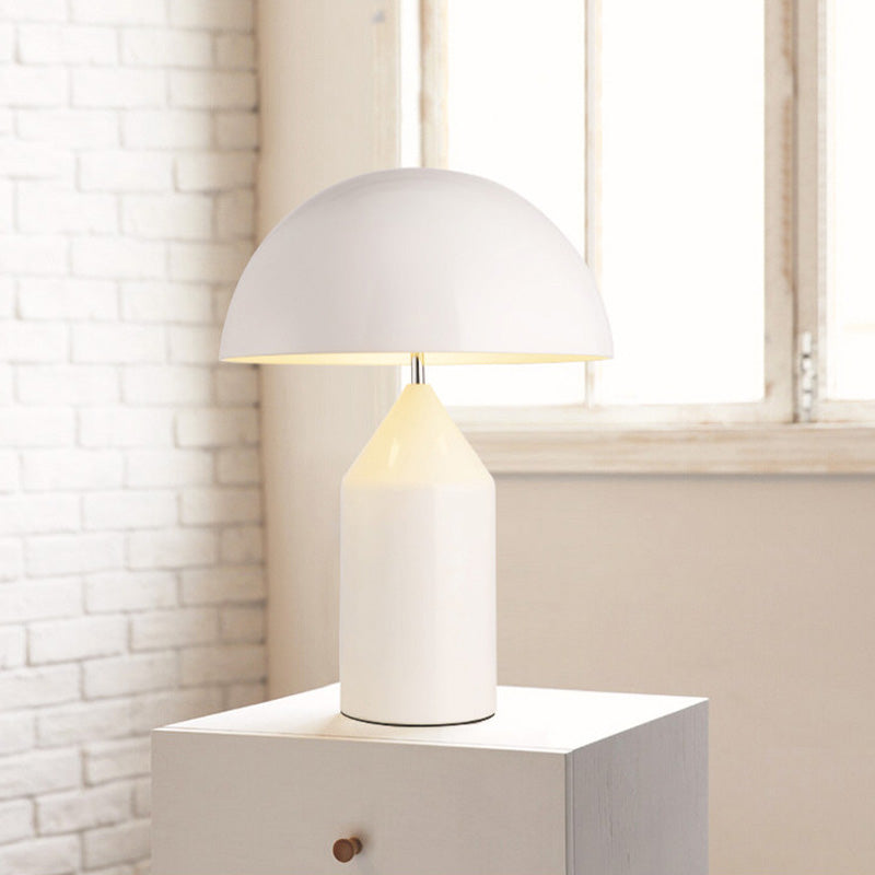 Contemporary Style 3-Bulbs Simplicity Metal Table Lamp for Bedroom Living Room