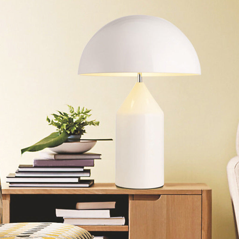 Contemporary Style 3-Bulbs Simplicity Metal Table Lamp for Bedroom Living Room