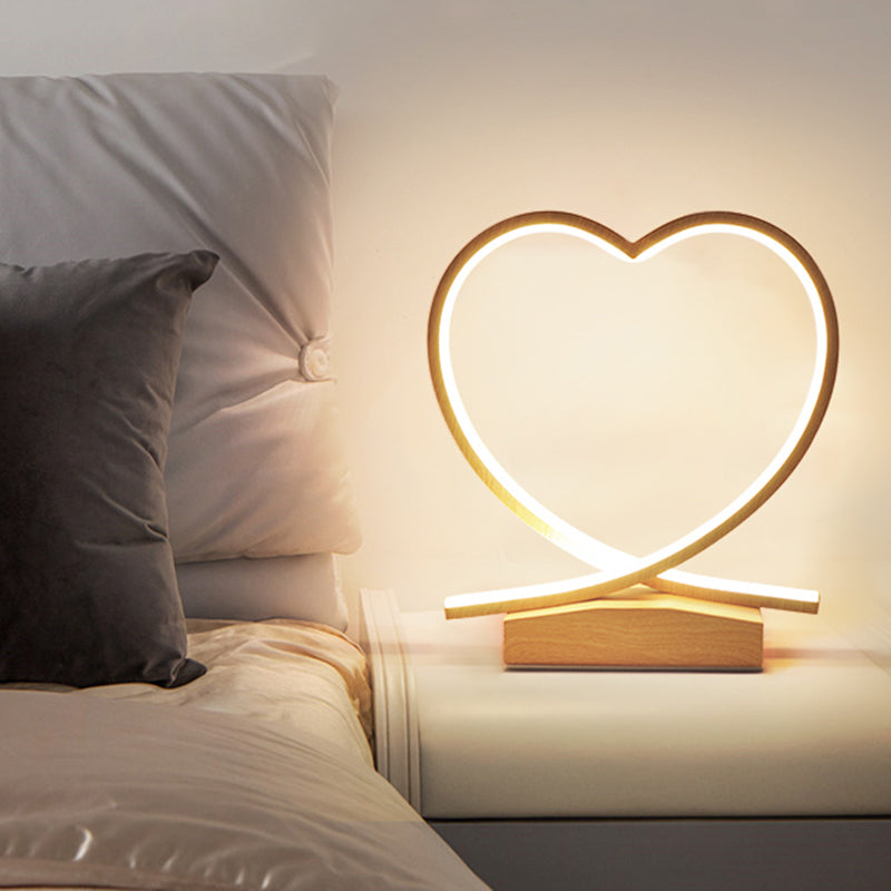 Cuore in metallo piccolo lampada da scrivania modernista a led legno illuminazione per le legno con ombra acrilica