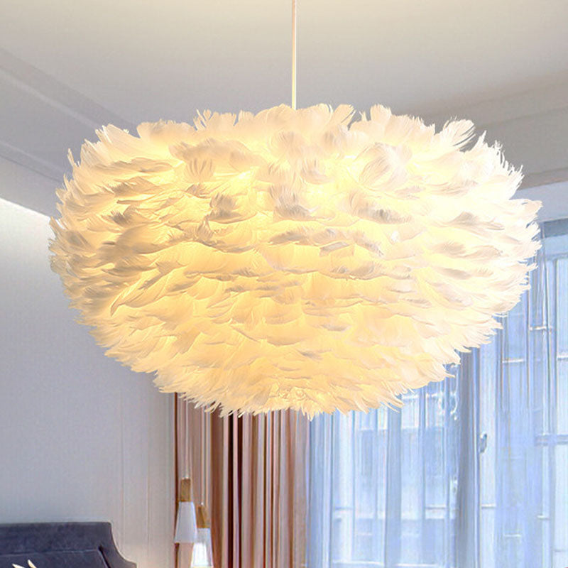 Luminaires de lustre Globe Chandelier Multi-Head Primp à lustre blanc avec une teinte en plumes