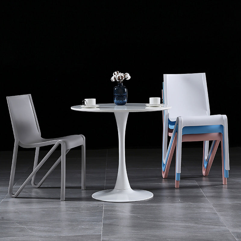 Chaise latéral de maison scandinave solide en plastique multicolore