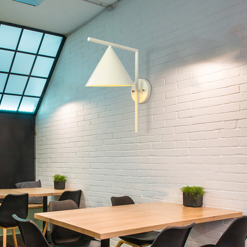 Iluminación de pared de metal cónico Contemporáneo 1 Luz de luz negra/blanca/dorada de luz sobre la mesa, 8 "W