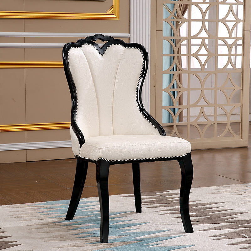 Chaise latéral sans bras rembourrée de style Scandinave Chaise de restauration à dos solide pour usage à domicile