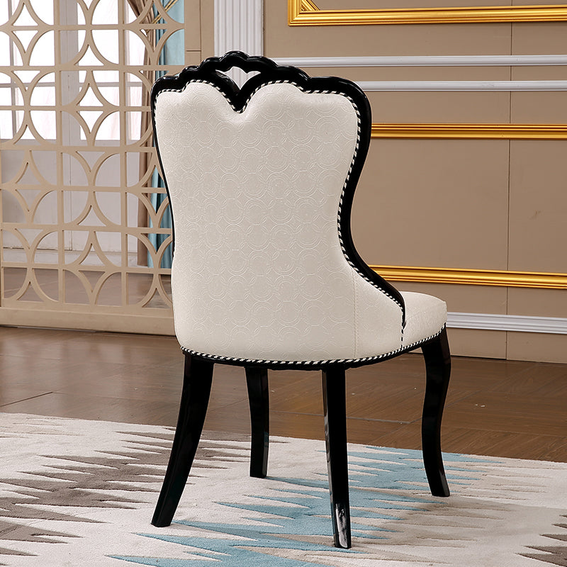 Chaise latéral sans bras rembourrée de style Scandinave Chaise de restauration à dos solide pour usage à domicile