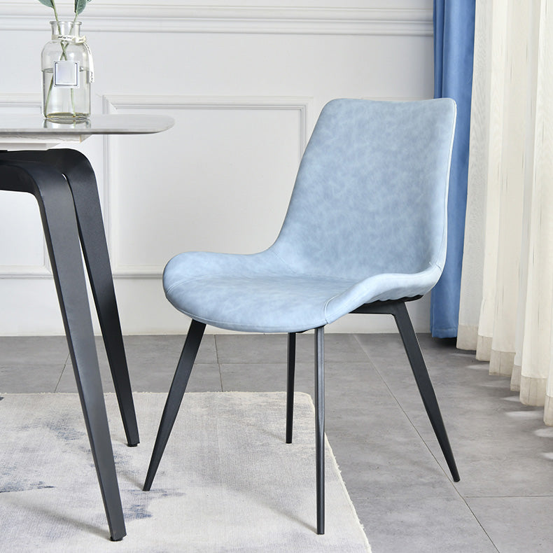 Chaises de salle à manger en simili cuir style contemporain avec 4 pieds finition noire, chaises sans accoudoirs