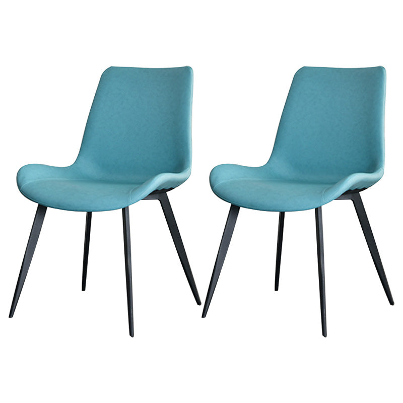 Chaises de salle à manger en simili cuir style contemporain avec 4 pieds finition noire, chaises sans accoudoirs