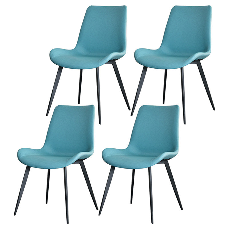 Chaises de salle à manger en simili cuir style contemporain avec 4 pieds finition noire, chaises sans accoudoirs