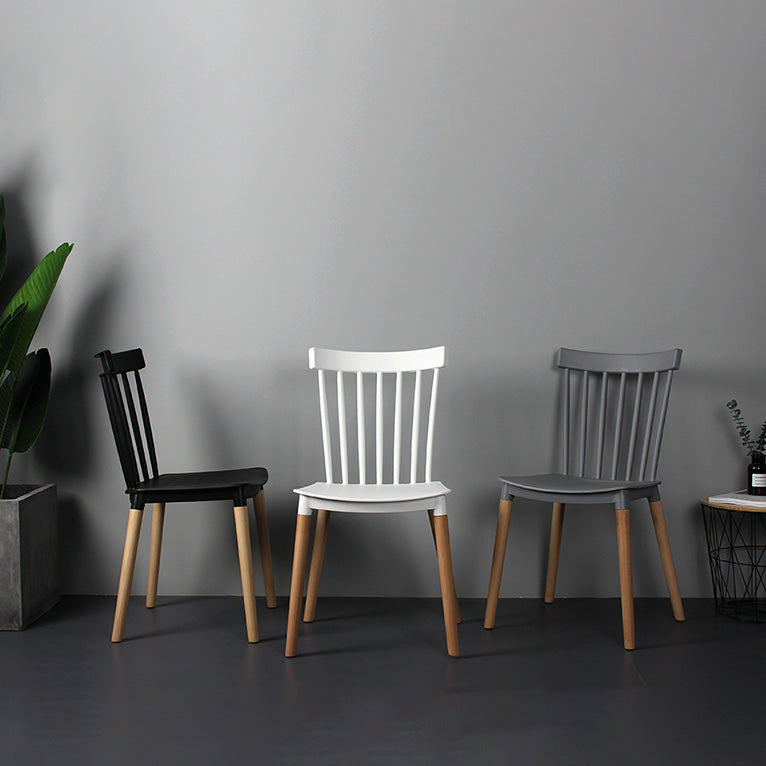 Chaise de salle à manger de style contemporain, chaise latérale empilable à dossier à lattes pour cuisine