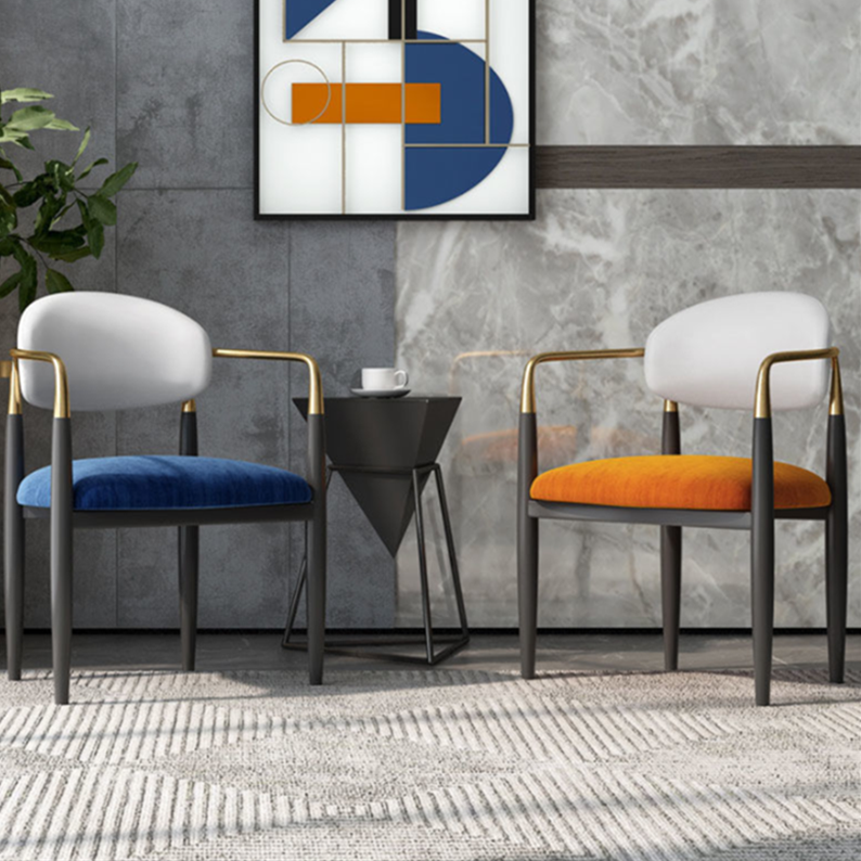 Chaise de salle à manger de salle à manger à manger en métal contemporain pour la cuisine