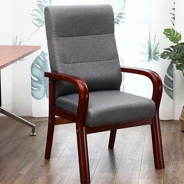 Chaises de bras arrière à salle à manger rembourrée moderne avec des jambes en bois