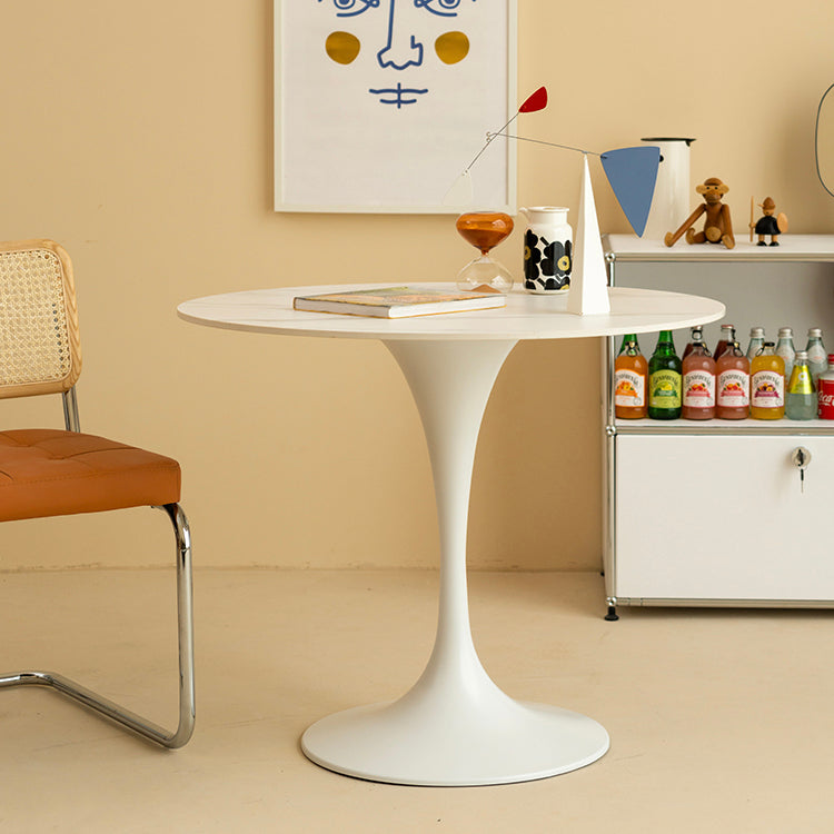Eigentijdse eettafel van gesinterd steen met ronde vorm, keukeneettafel met tulponderstel
