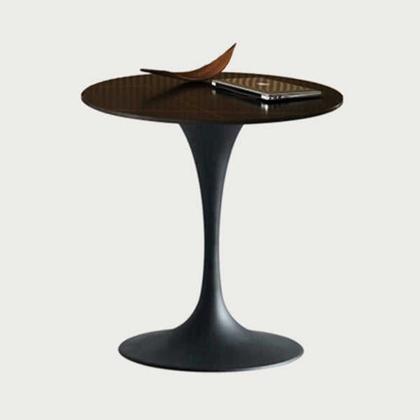 Eigentijdse eettafel van gesinterd steen met ronde vorm, keukeneettafel met tulponderstel