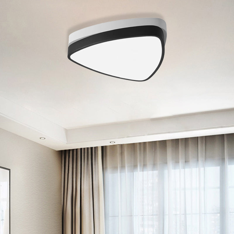 Plafonniers triangulaires pour chambre à coucher, 15/19/23 pouces, plafonnier moderne en fer et acrylique en blanc et noir, blanc chaud/blanc