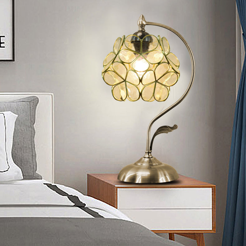Lampe de table de nuit à fleur de fleur en cluster Tiffany Style Glass Nightstand lampe pour chambre à coucher