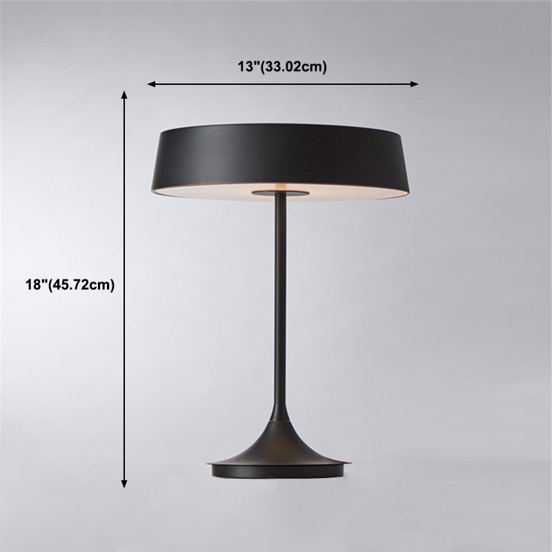 Lampada da tavolo a forma di tamburo in metallo stile minimalista LED per camera da letto e lampada da notte