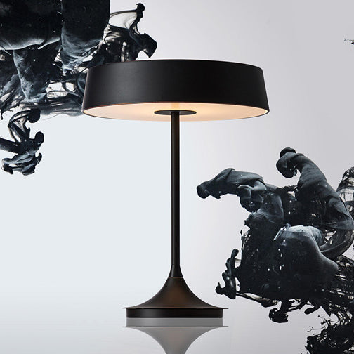 Lampada da tavolo a forma di tamburo in metallo stile minimalista LED per camera da letto e lampada da notte