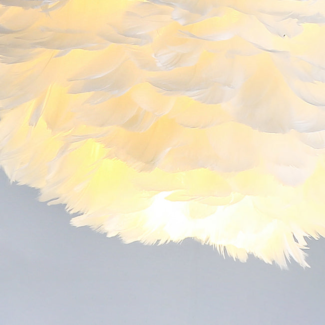 Lampe pendentielle en plumes