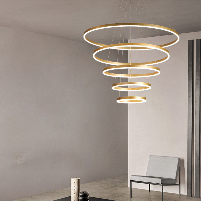 Lampada appesa a soffitto multistrato creativo con tonalità metallica per salotto