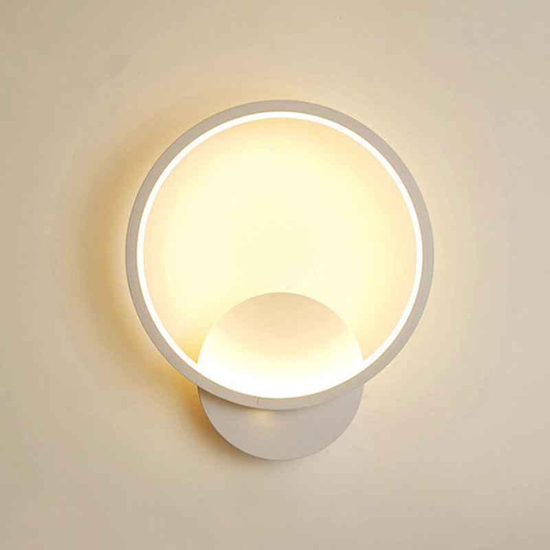 Luci da parete dell'ombra geometrica in metallo Moderno Simple Stile 1 Fun a monte della testa Flainia in bianco