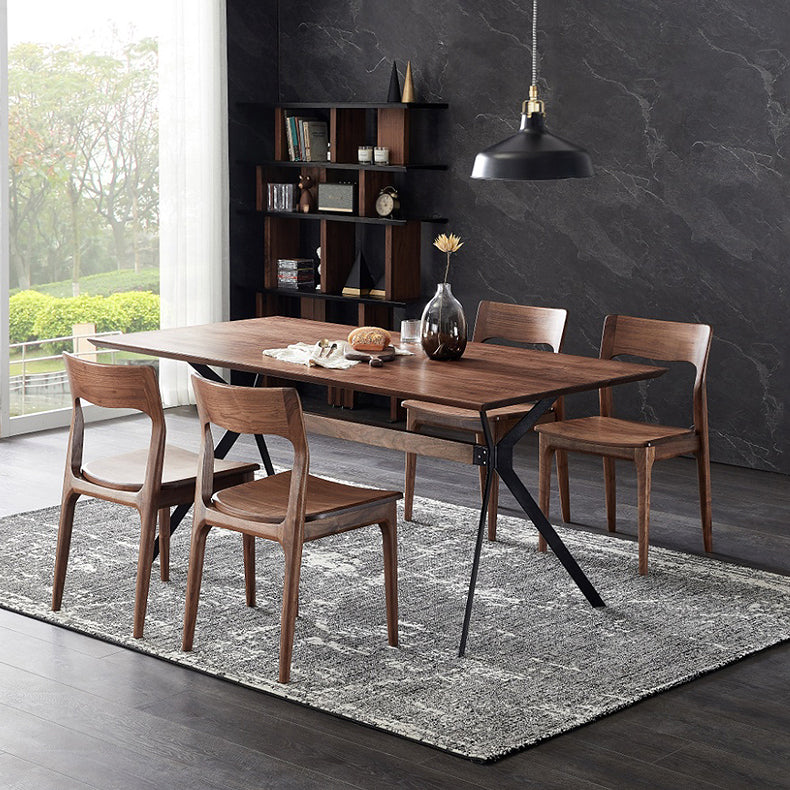 Mesa de mesa de comedor de madera maciza de estilo industrial con marco negro para uso en el hogar