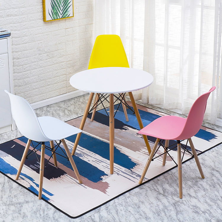 Moderner Esszimmerstühle plastischer Armloser Stuhl mit Holzbeinen