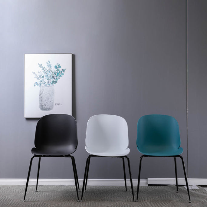 Accueil Chaise latéral scandinave Wingback Plastic Dining Room Danding avec pattes noires