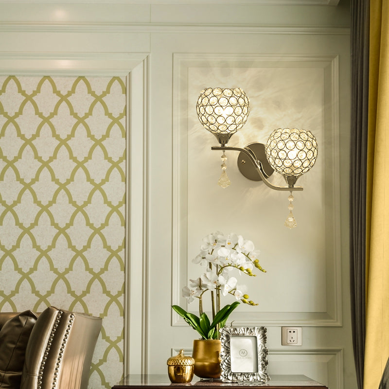 Lampada a monte a parete globale moderna lampada montata a parete a 2 luci con tonalità di cristallo chiaro