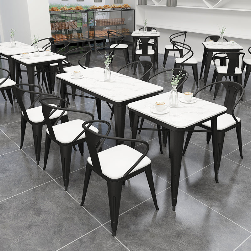 Industrialstil Sintered Stone Esstisch Weißer Tisch mit schwarzem Rahmen für Esszimmer