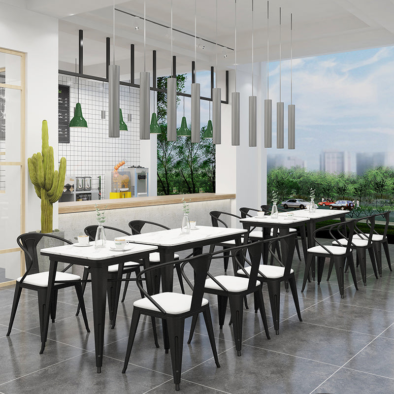 Industrialstil Sintered Stone Esstisch Weißer Tisch mit schwarzem Rahmen für Esszimmer