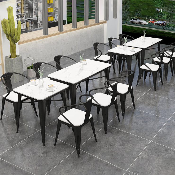Industrialstil Sintered Stone Esstisch Weißer Tisch mit schwarzem Rahmen für Esszimmer