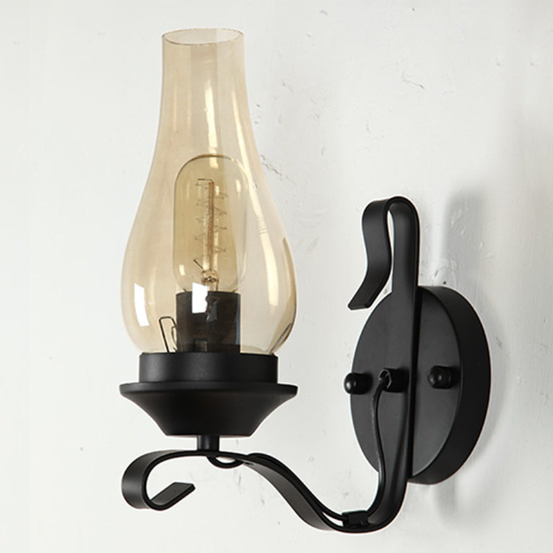 Industrielle Vintage Wandlampe Schmiedeeisen in der Innenwandlicht mit klarem Glasschatten