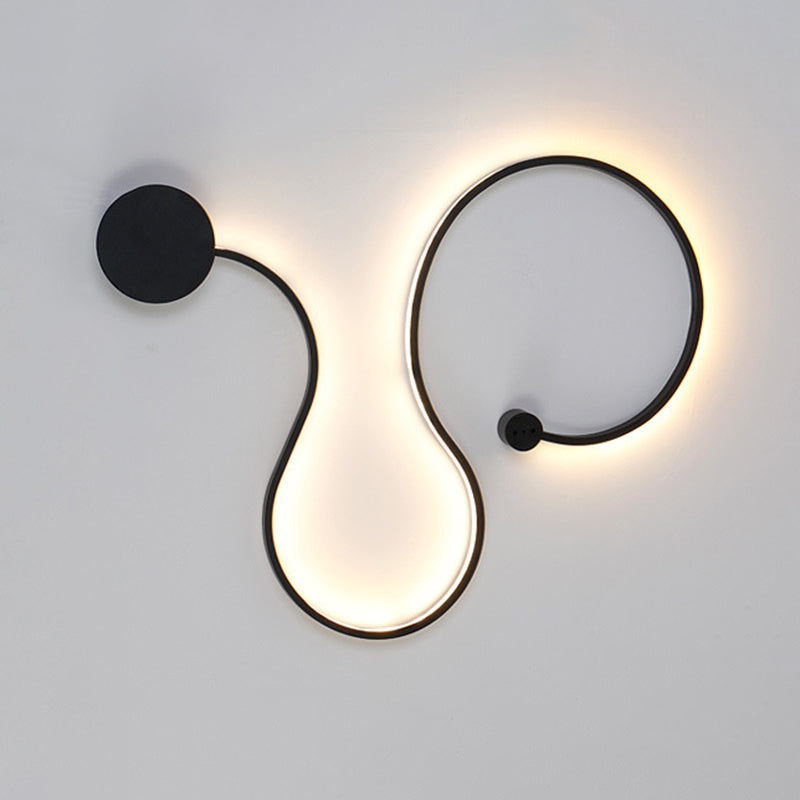 Modern Simplicity LED Wall Light Lacquered Aluminium Linear Wall Sconce with Acrylic Shade