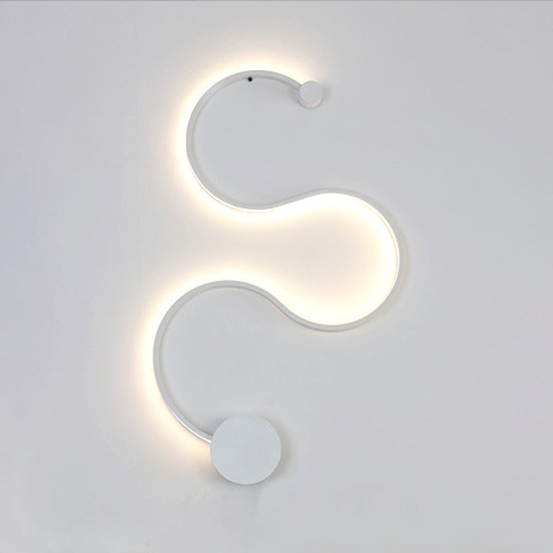 Modern Simplicity LED Wall Light Lacquered Aluminium Linear Wall Sconce with Acrylic Shade