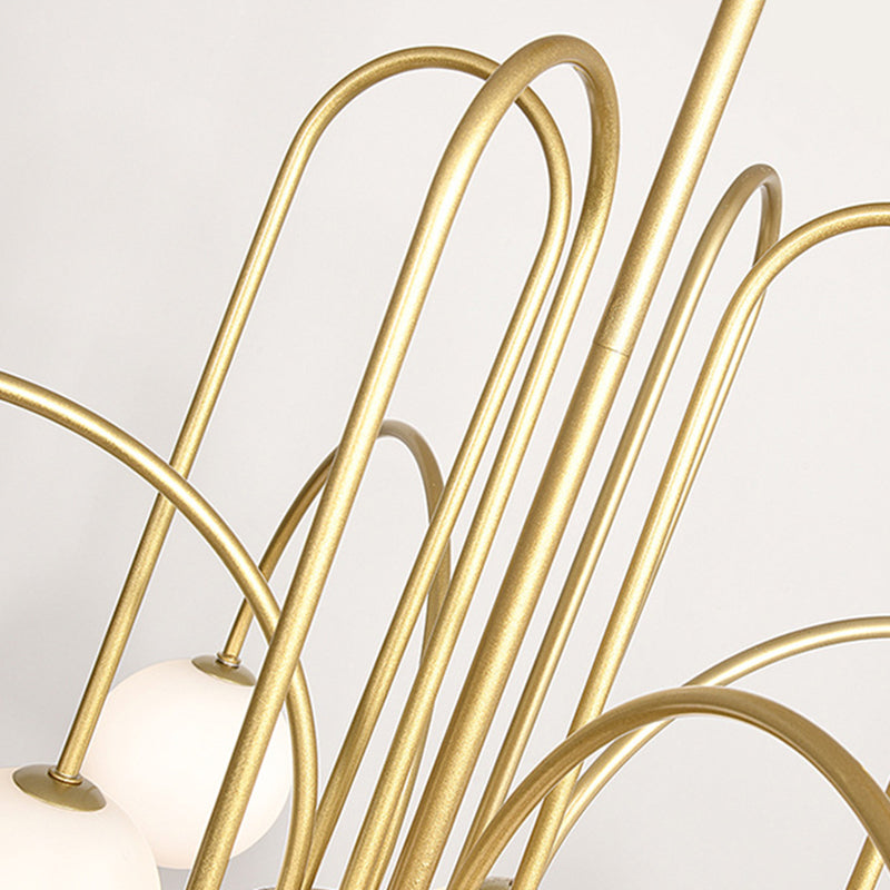 Moderno lampadario in ferro laccato a sospensione a sospensione a ciondolo di lusso con tonalità di vetro bianco